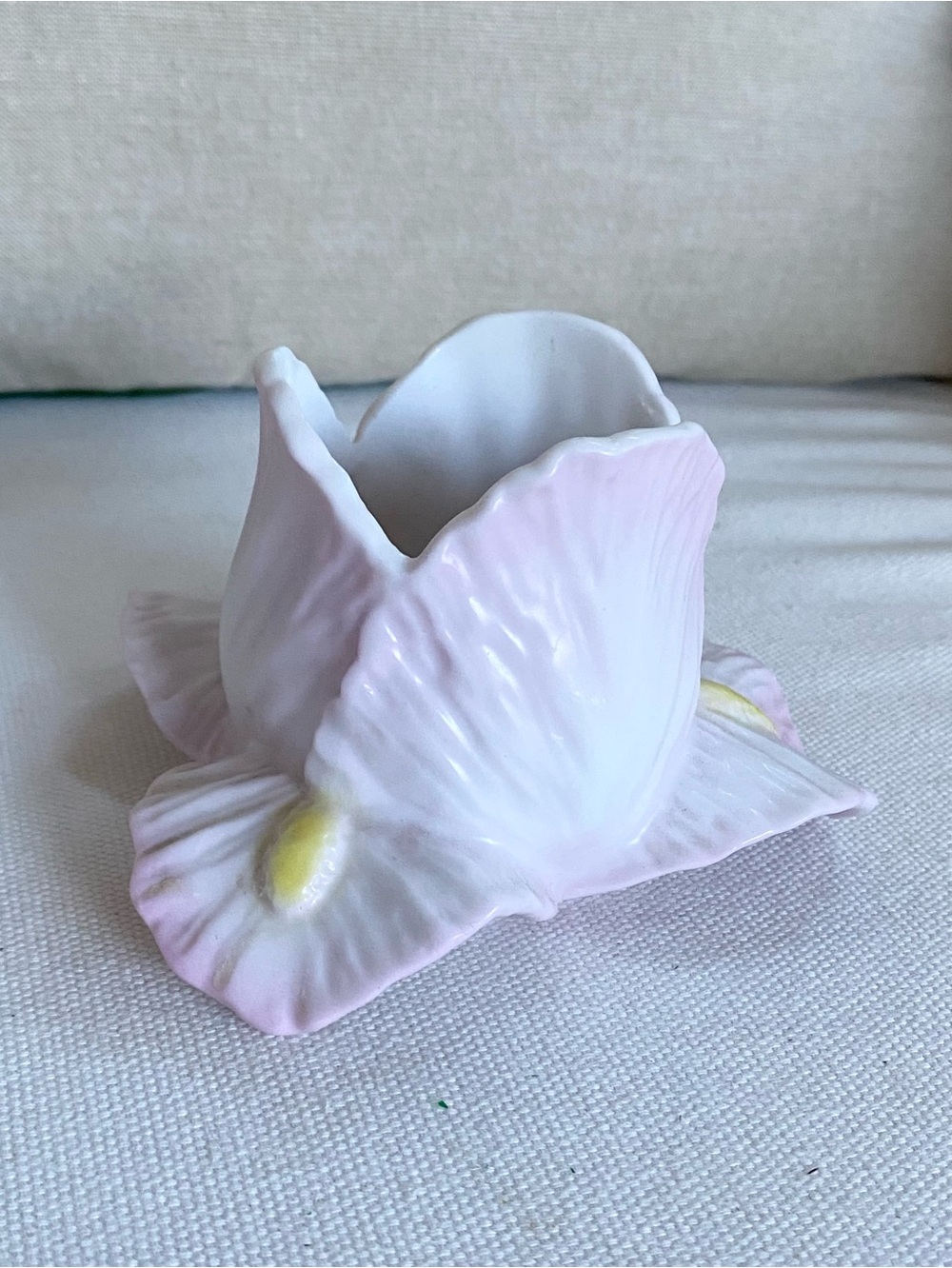 VTG 1986 Wicks 'N' Sticks WNS Porcelain Vase Candle Holder Pink Iris Flower
